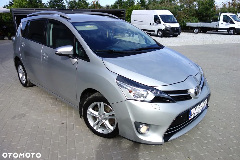 Toyota Verso 2.0 D-4D 7-Sitzer Life - 2
