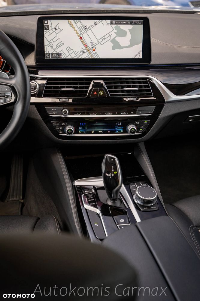 BMW Seria 5 530i xDrive Luxury Line - 16
