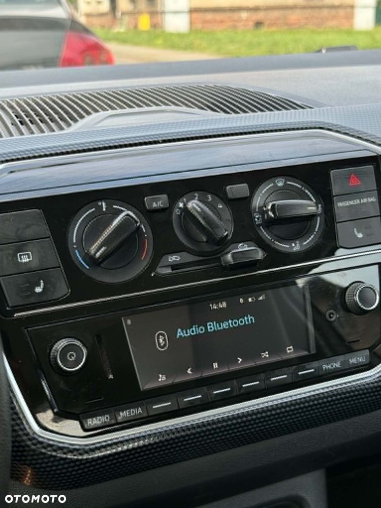 Volkswagen up! move - 10
