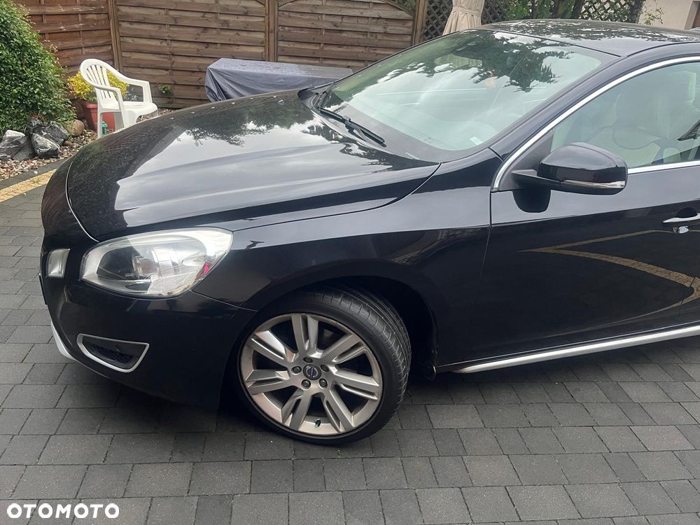 Volvo S60 D2 R-Design - 6