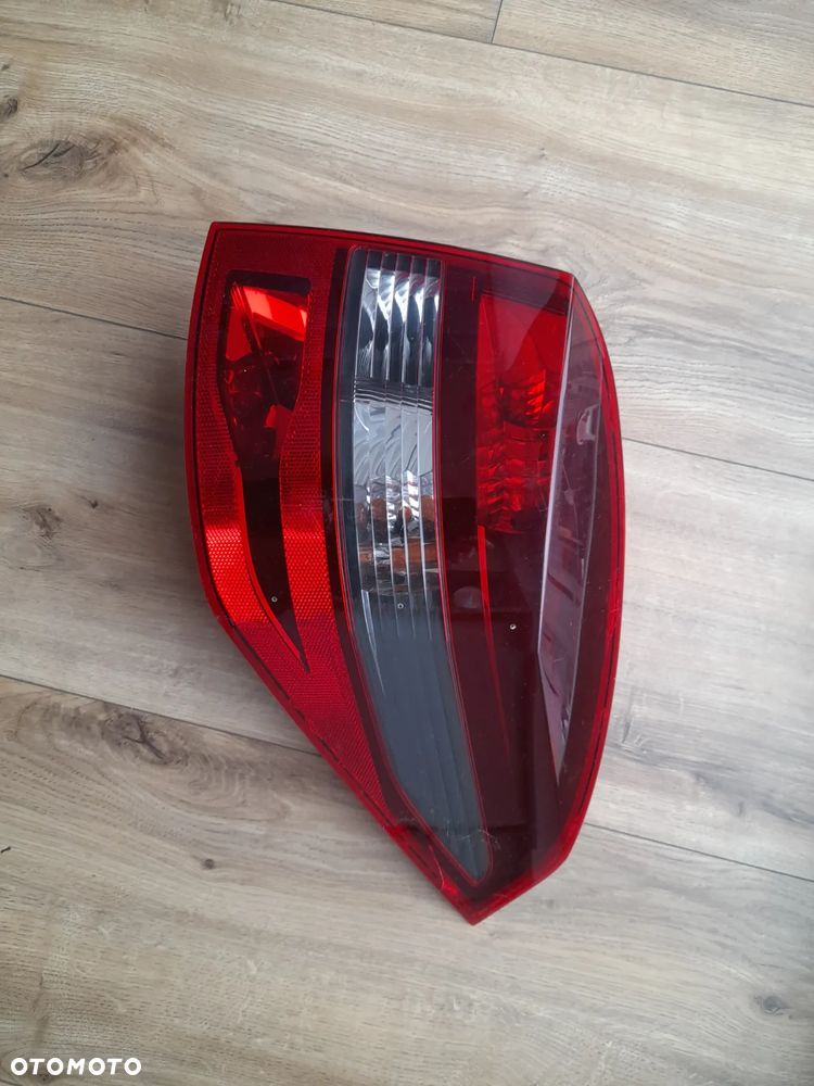 RENAULT LAGUNA III KOMBI LAMPA PRAWA TYLNA TYĽ - 10