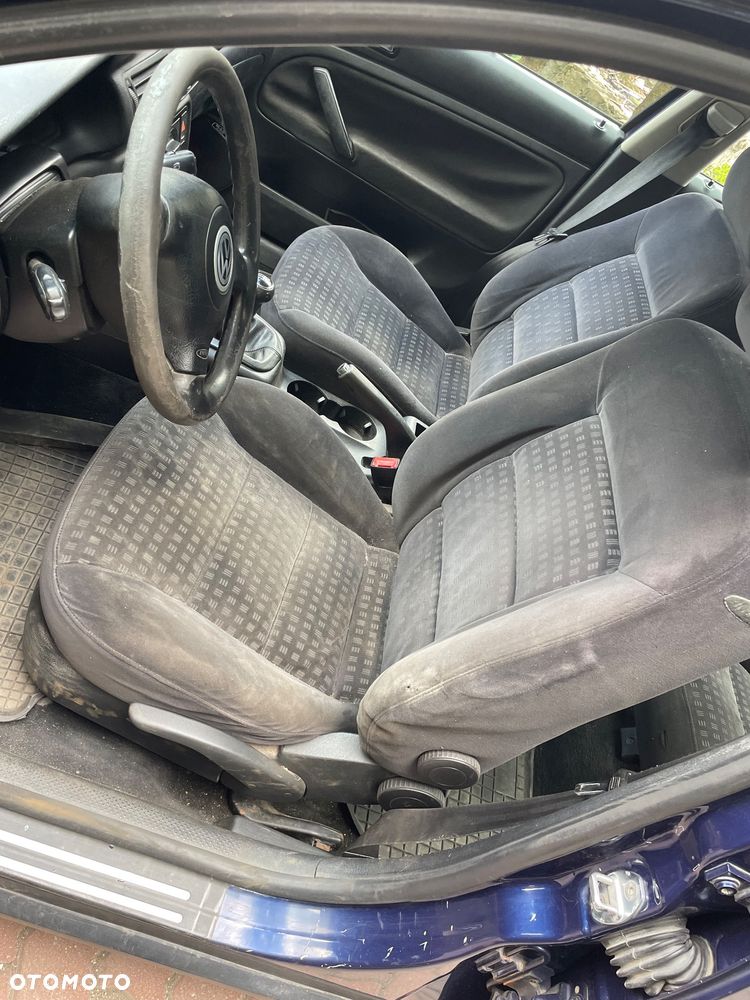 Volkswagen Passat - 8
