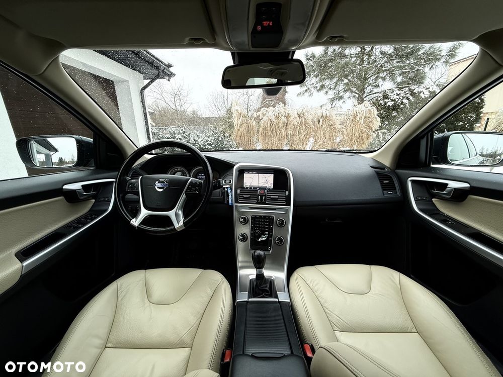 Volvo XC 60 DRIVe Momentum - 28