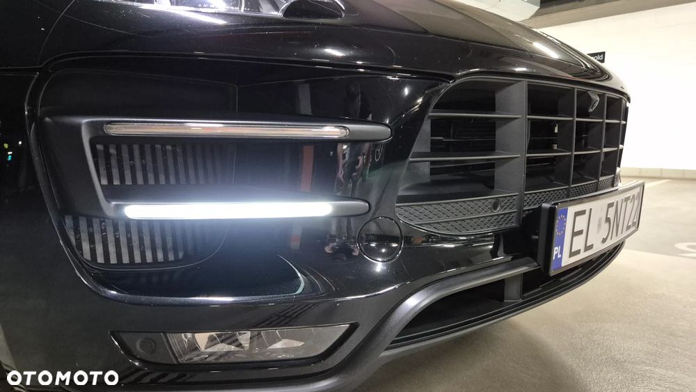 Porsche Macan Turbo PDK - 10