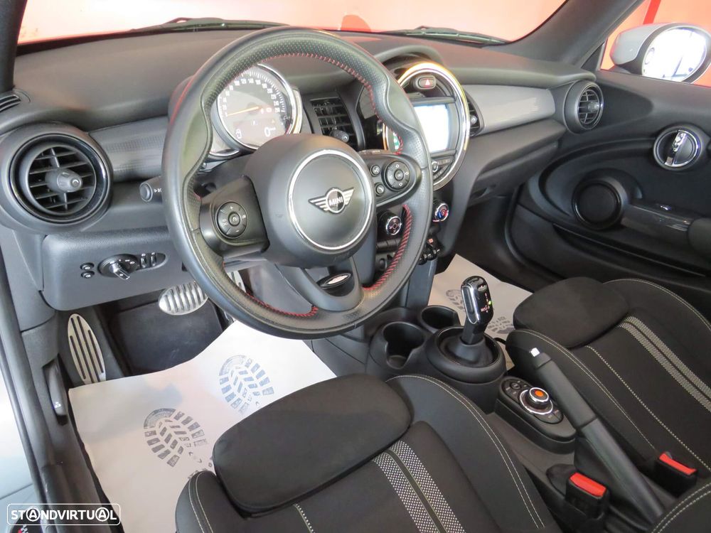MINI Cabrio Cooper Premium Extra JCW Auto - 25