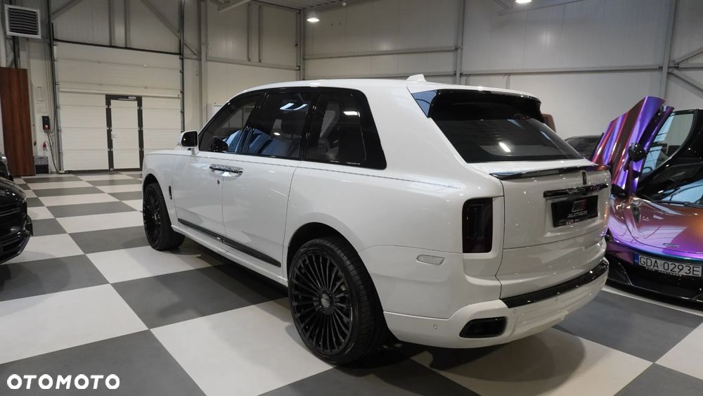 Rolls-Royce Cullinan Black Badge - 16