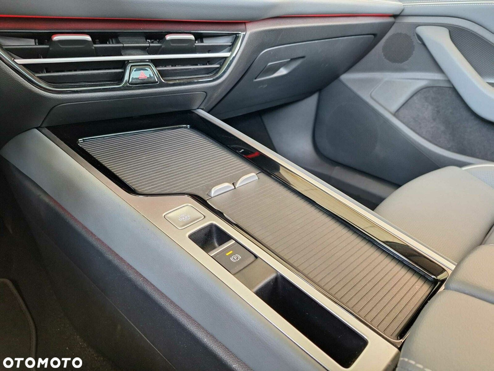 Volkswagen Passat 2.0 TDI SCR Elegance DSG - 25