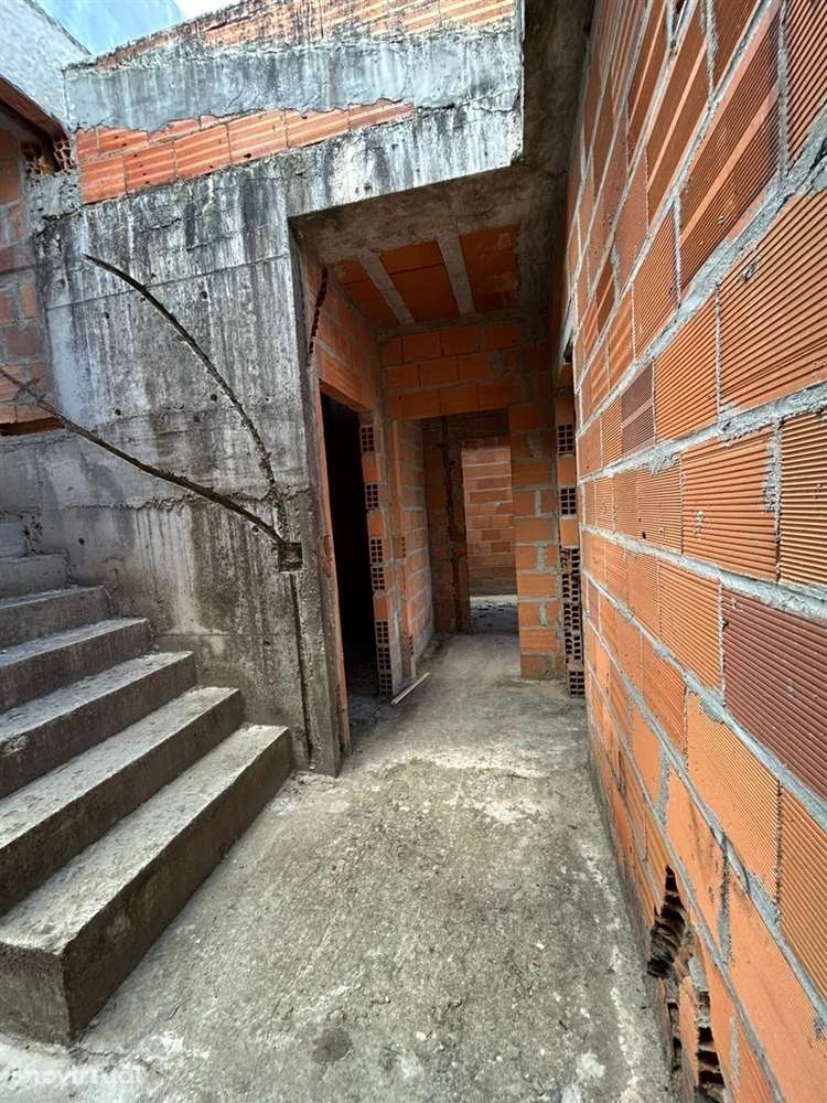 Moradia Geminada T4 Venda em Oliveira do Douro,Vila Nova de Gaia - Grande imagem: 3/8