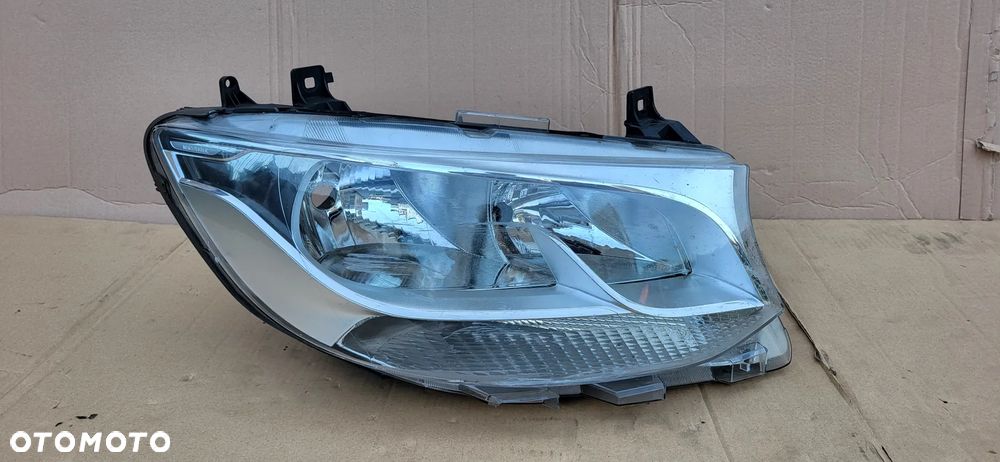 LAMPA PRAWY PRZOD MERCEDES SPRINTER 907 9109060100 - 1