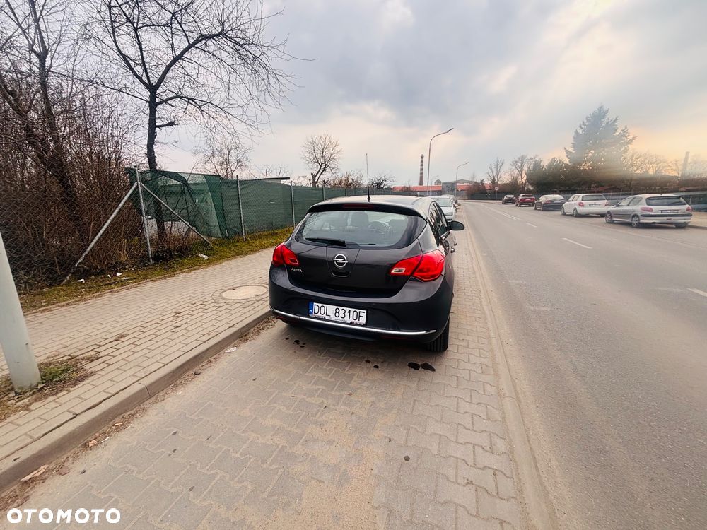 Opel Astra 1.6 Essentia - 5