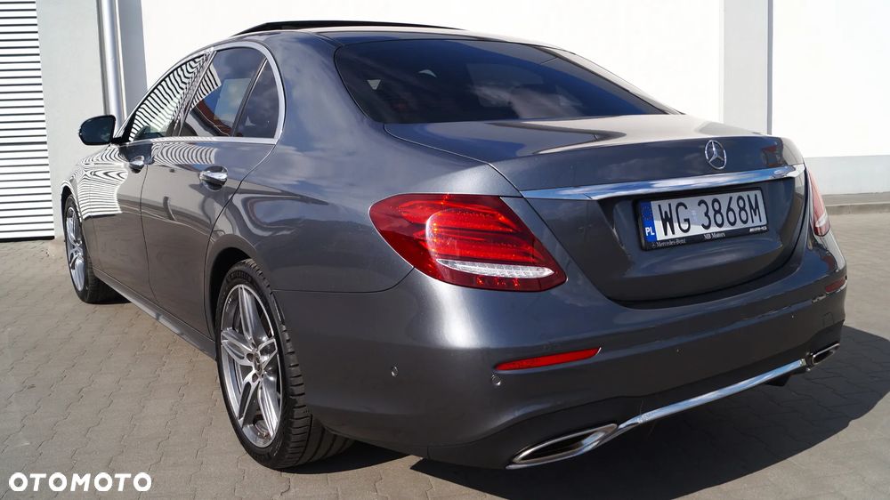 Mercedes-Benz Klasa E 400 4Matic 9G-TRONIC Exclusive - 7