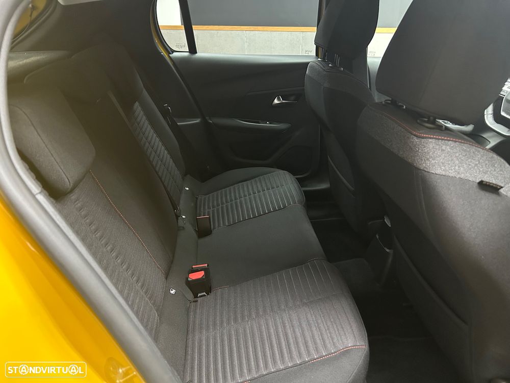 Peugeot 208 1.2 PureTech Active Pack - 17