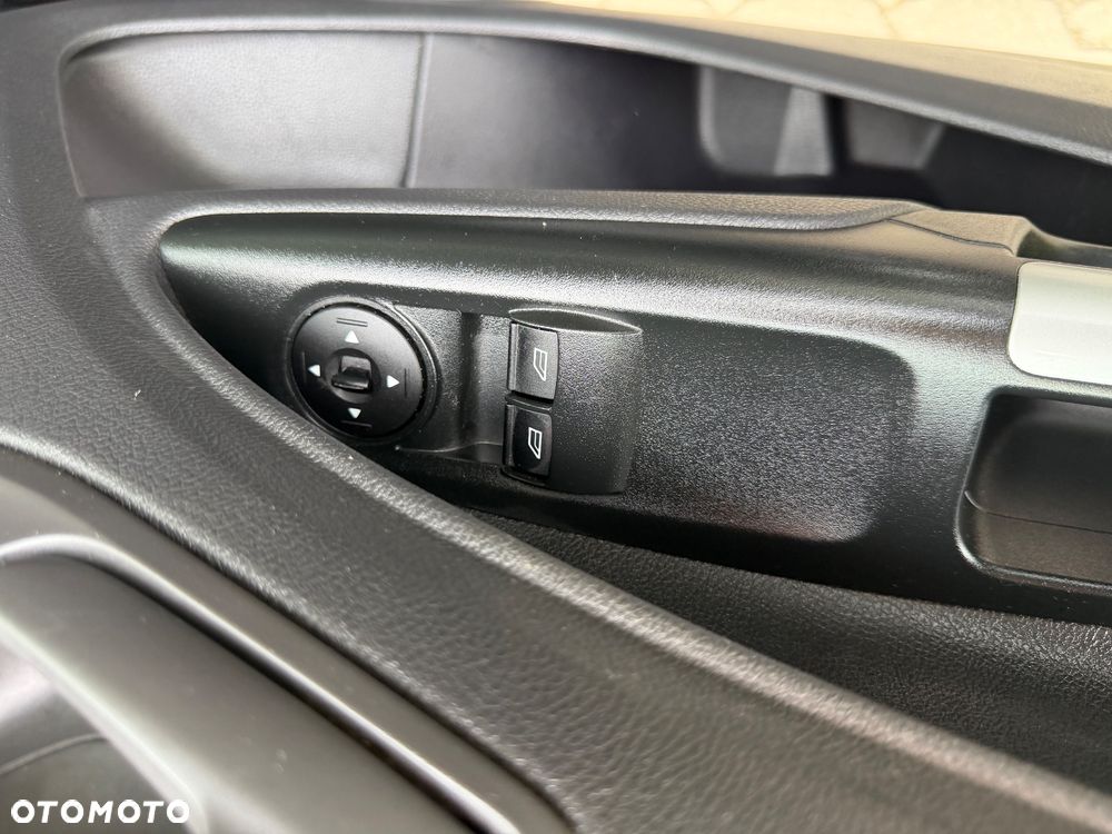 Ford Connect - 19