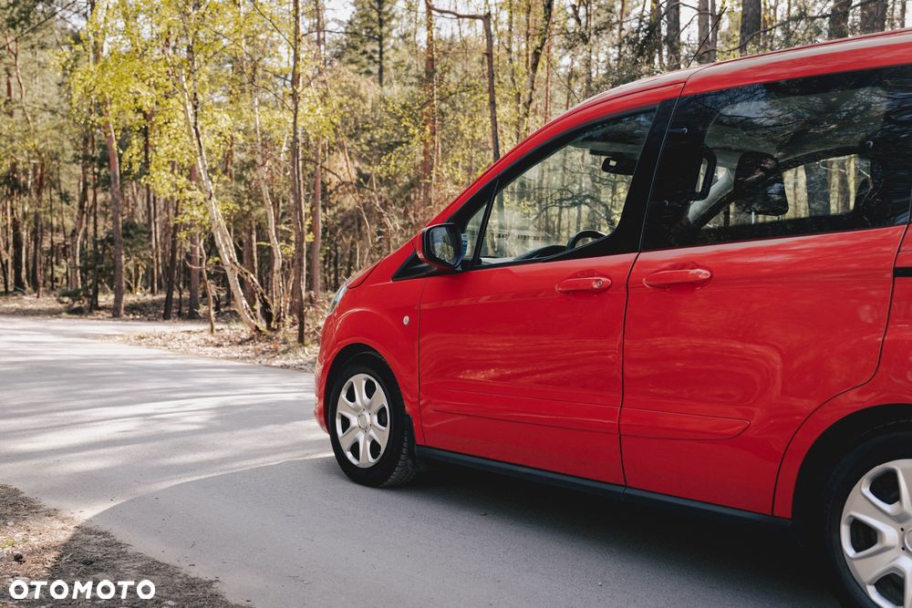 Ford Tourneo Courier 1.5 TDCi Trend - 17