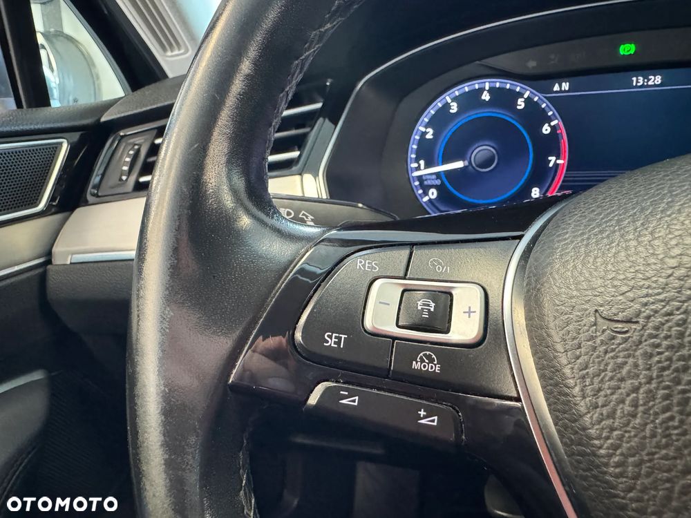 Volkswagen Passat 1.8 TSI BMT Highline DSG - 17