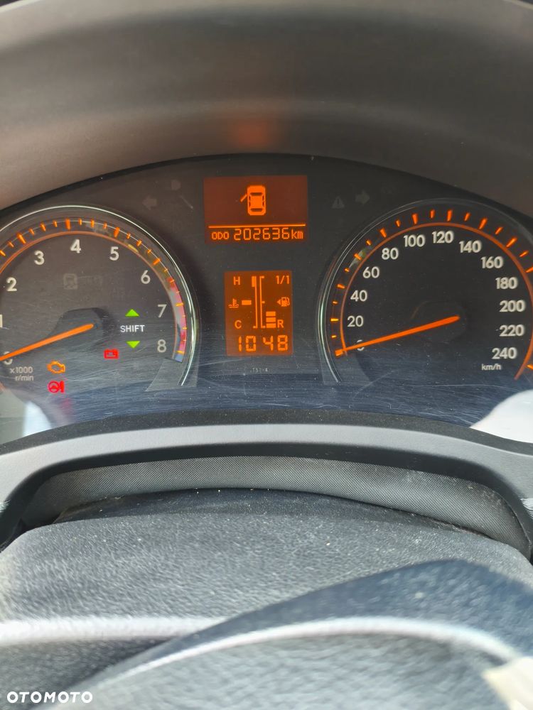 Toyota Avensis - 8
