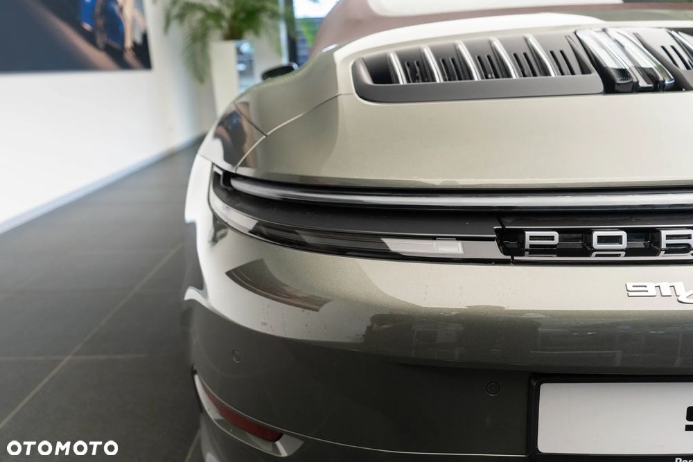 Porsche 911 Carrera 4S - 33
