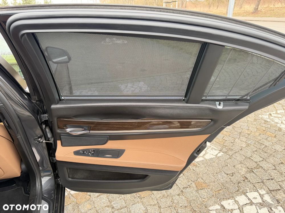 BMW Seria 7 730d - 34