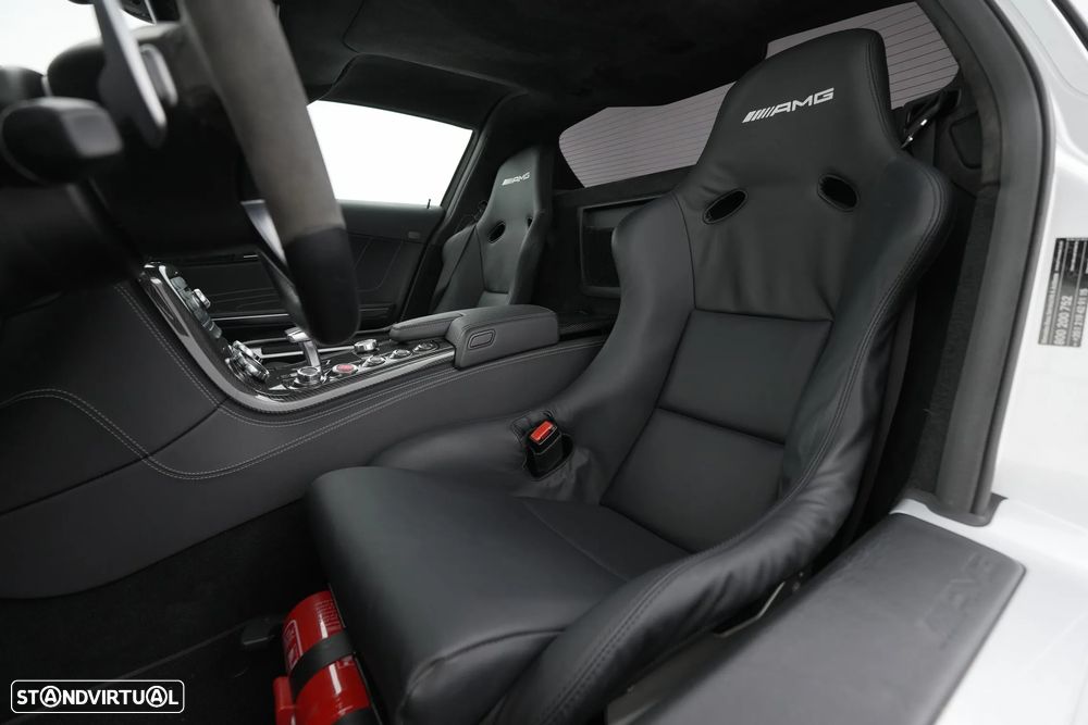 Mercedes-Benz SLS 63 AMG - 25