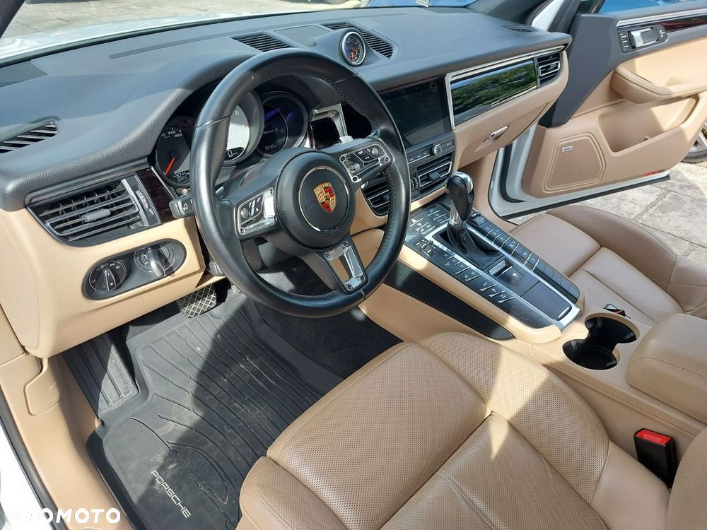 Porsche Macan - 11