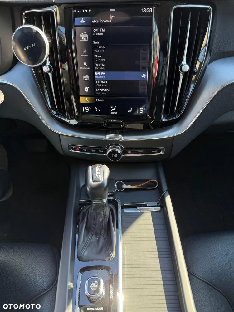 Volvo XC 60 T6 AWD Geartronic Momentum Pro - 10