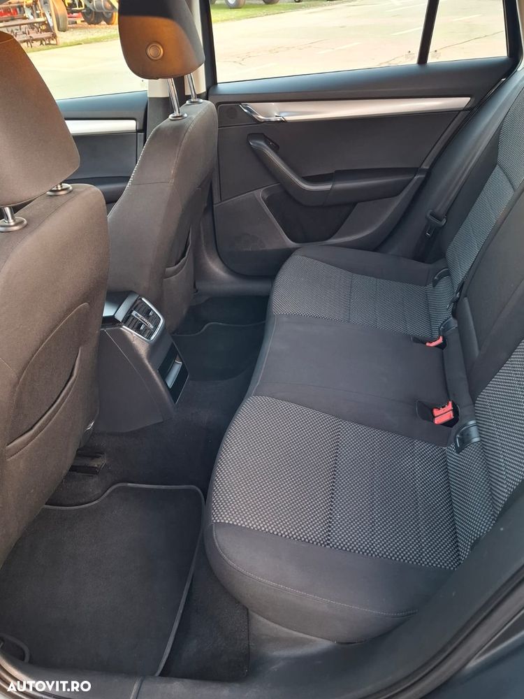 Skoda Octavia 1.6 TDI (Green tec) DSG Ambition - 6