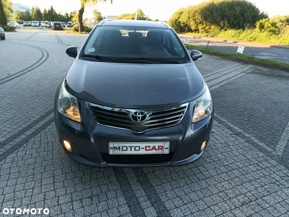 Toyota Avensis 1.6 Life - 2