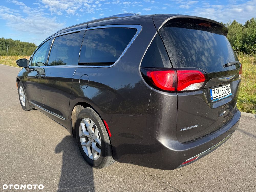 Chrysler Pacifica - 18