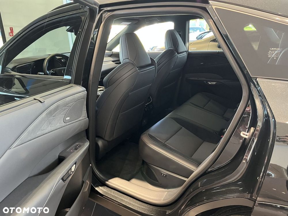 Lexus RX - 9