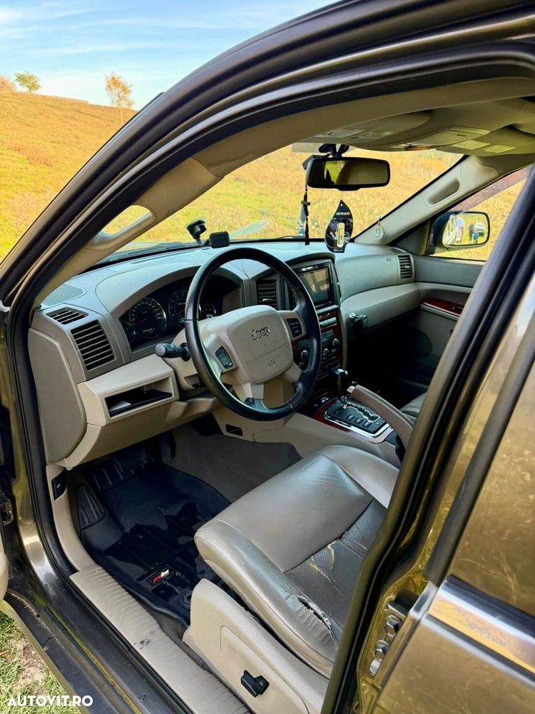 Jeep Grand Cherokee - 11