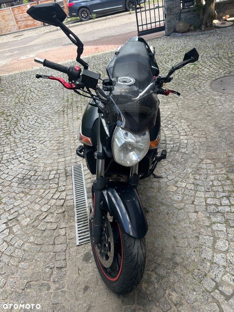 Suzuki GSR - 5