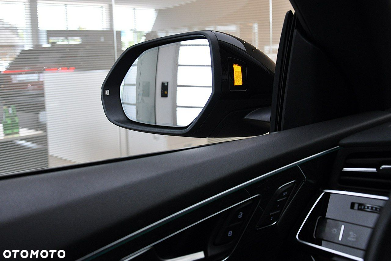 Audi SQ8 - 25