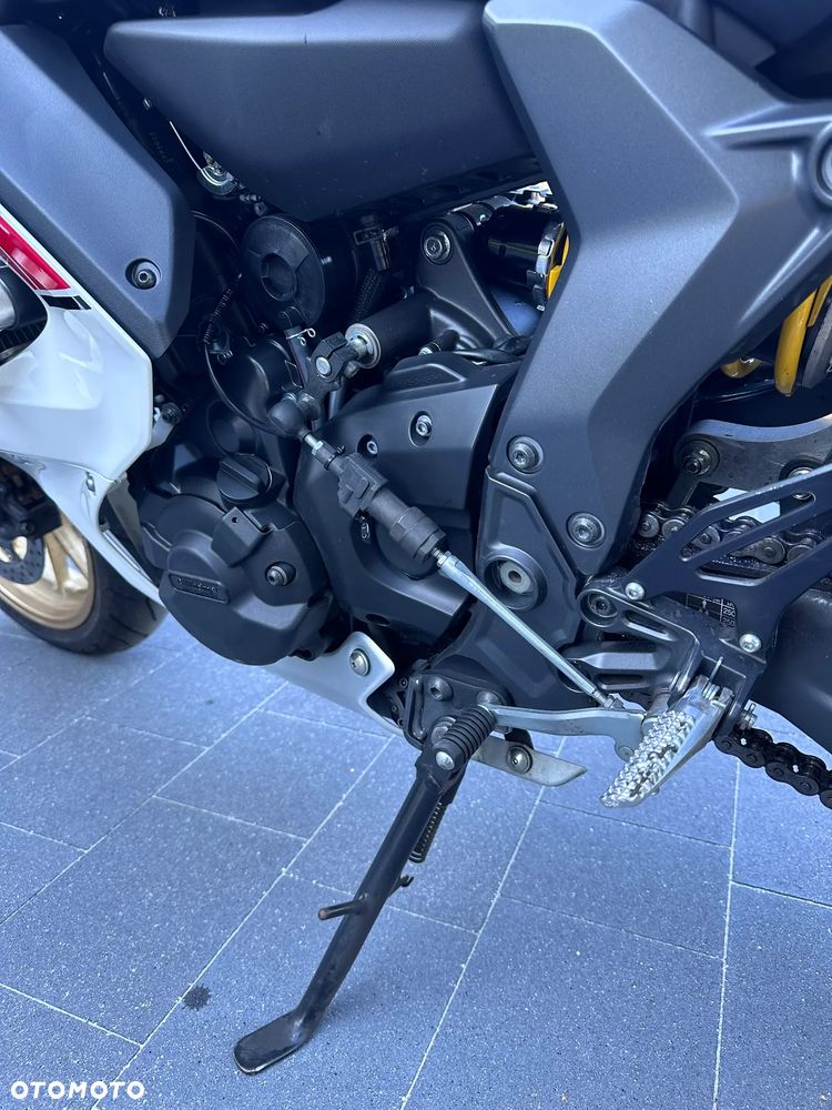 Yamaha R7 - 13