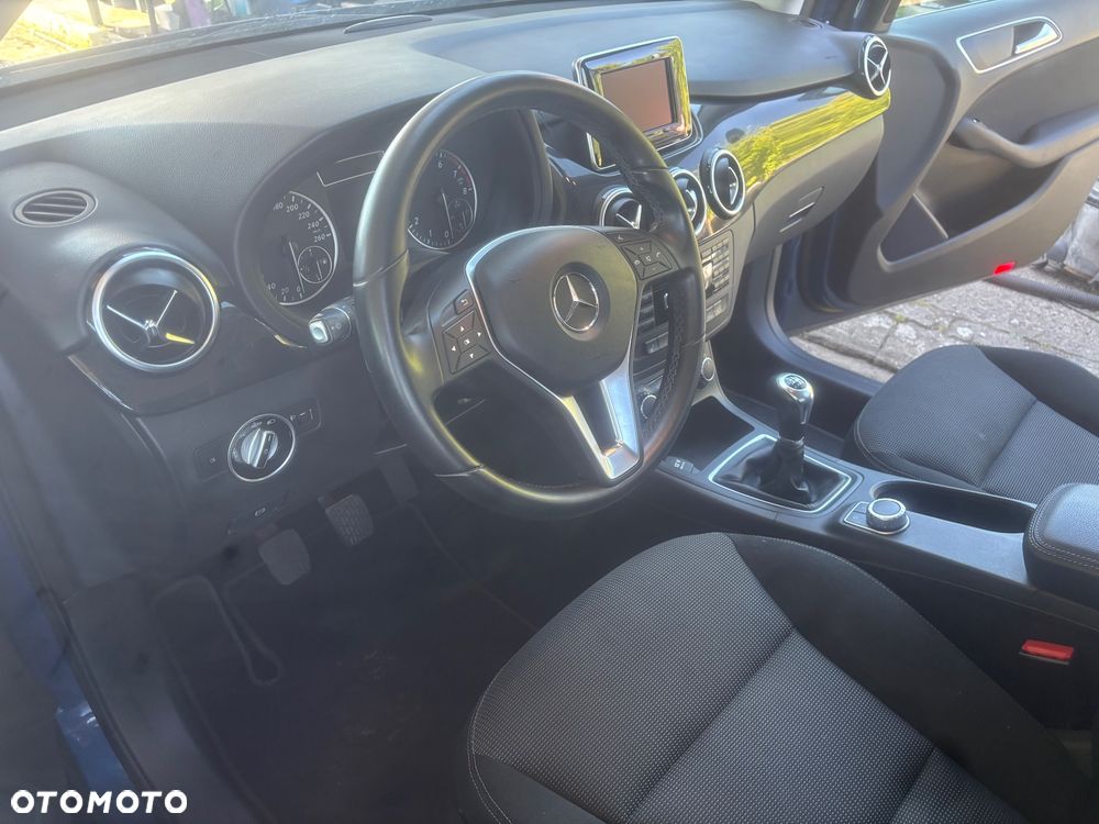 Mercedes-Benz Klasa B 180 (BlueEFFICIENCY) - 19