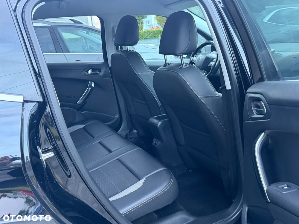 Peugeot 2008 1.6 BlueHDi Allure - 16