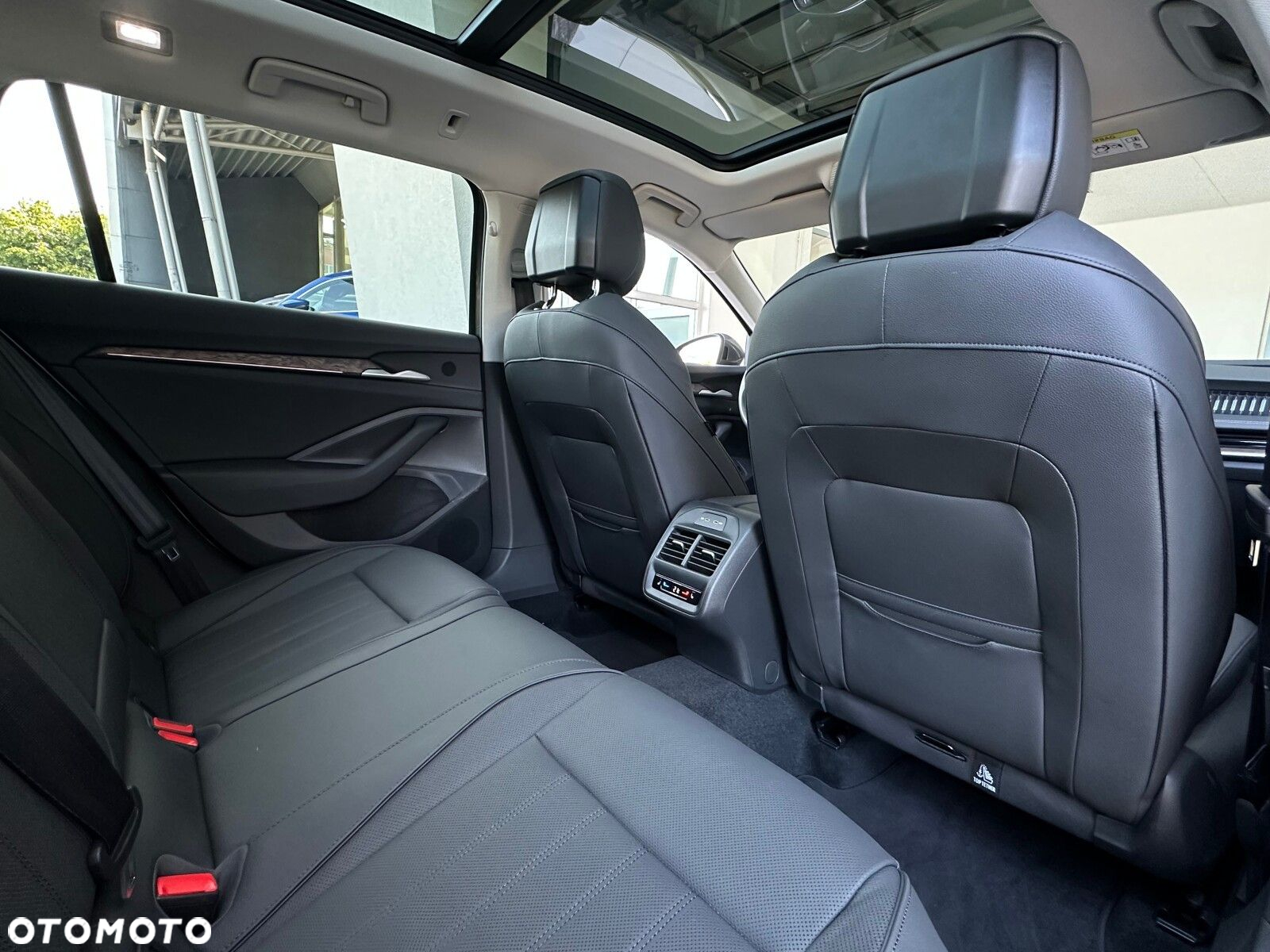 Skoda Superb 1.5 TSI L&K DSG - 16