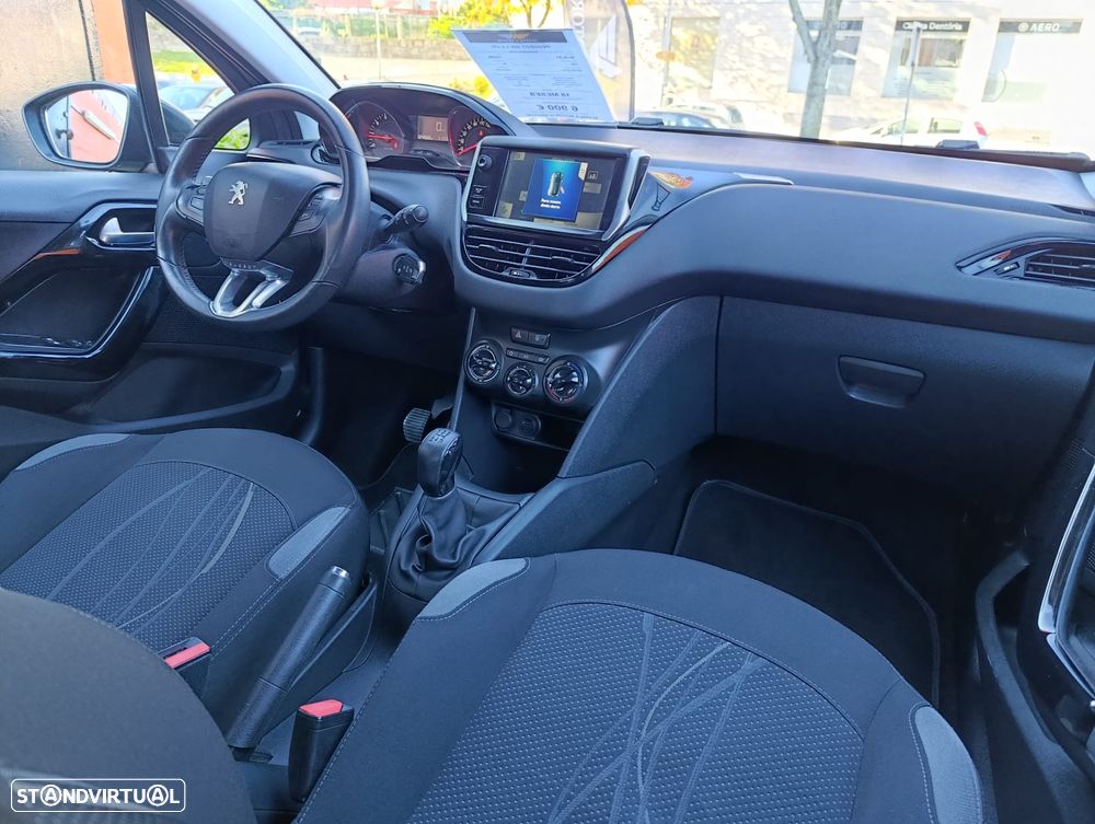 Peugeot 208 1.2 VTi SE Style - 5