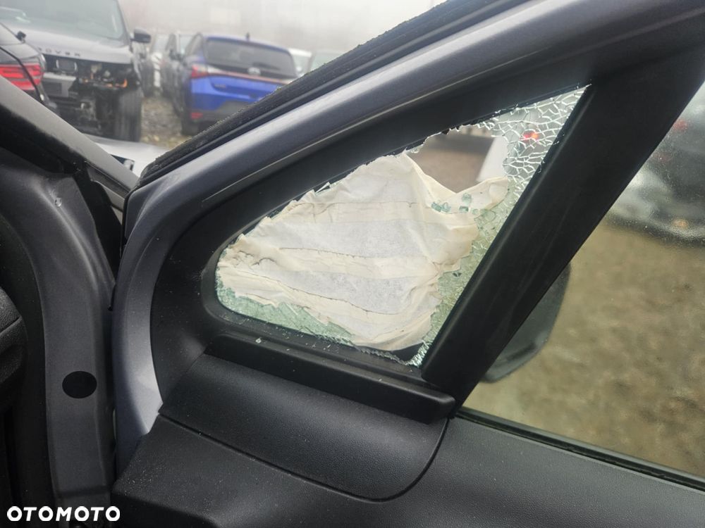 Citroën C3 Pure Tech 110 S&S SHINE - 11