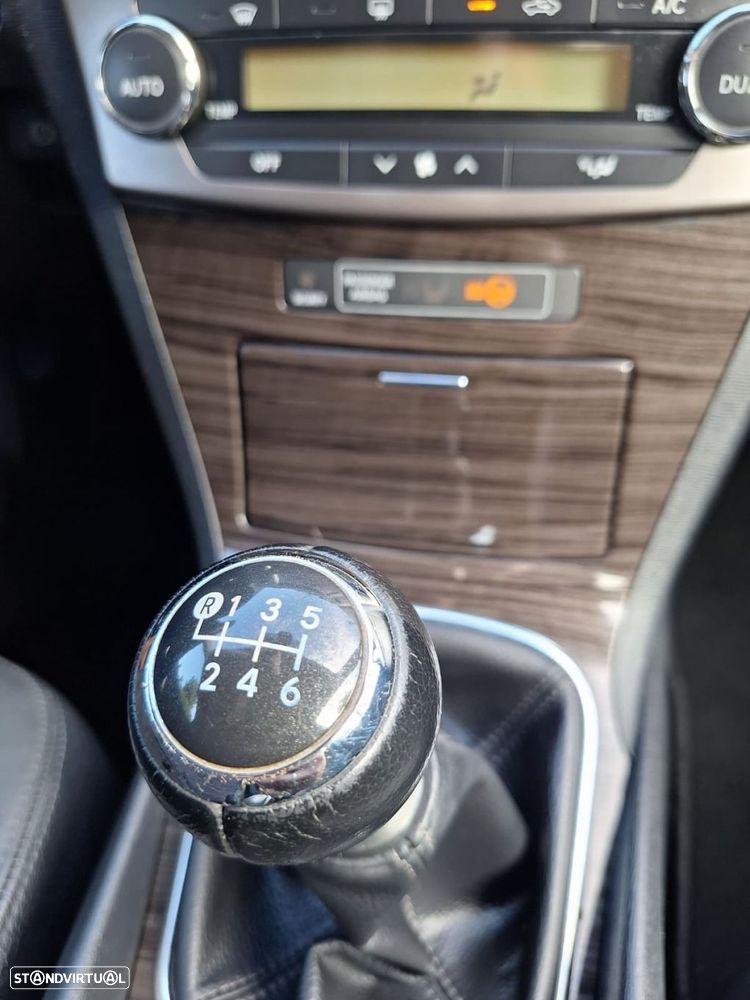 Toyota Avensis - 13