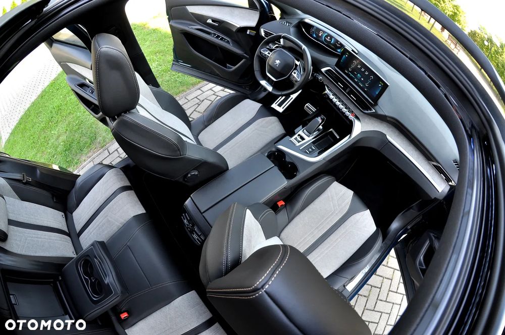 Peugeot 3008 225 e-EAT8 GT - 23