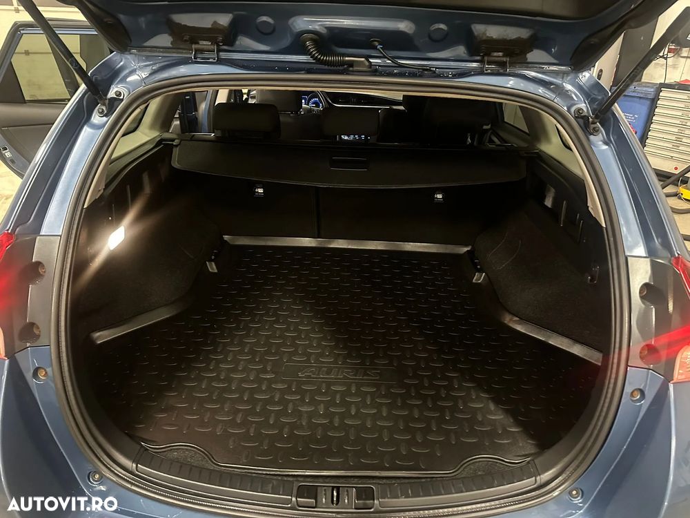 Toyota Auris 1.8 VVT-i Hybrid Automatik Touring Sports Edition - 10