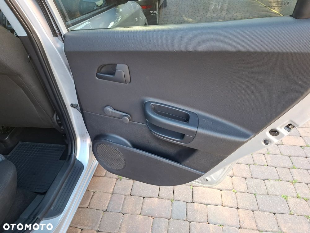 Kia Ceed - 27