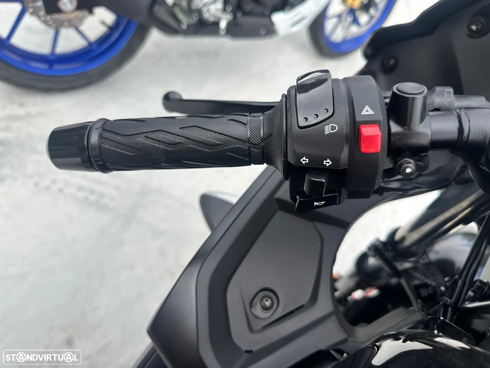 Suzuki GSX R 125 A - 12