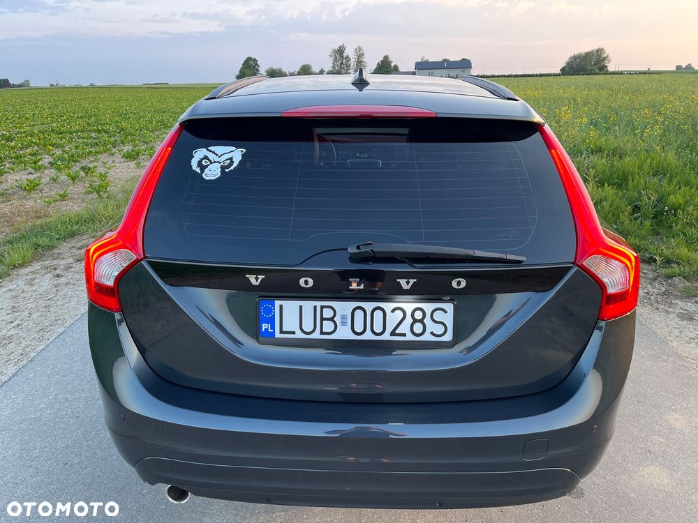 Volvo V60 D3 Momentum - 10