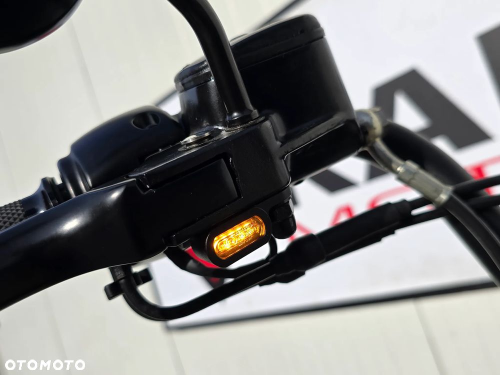 Harley-Davidson Dyna Street Bob - 8