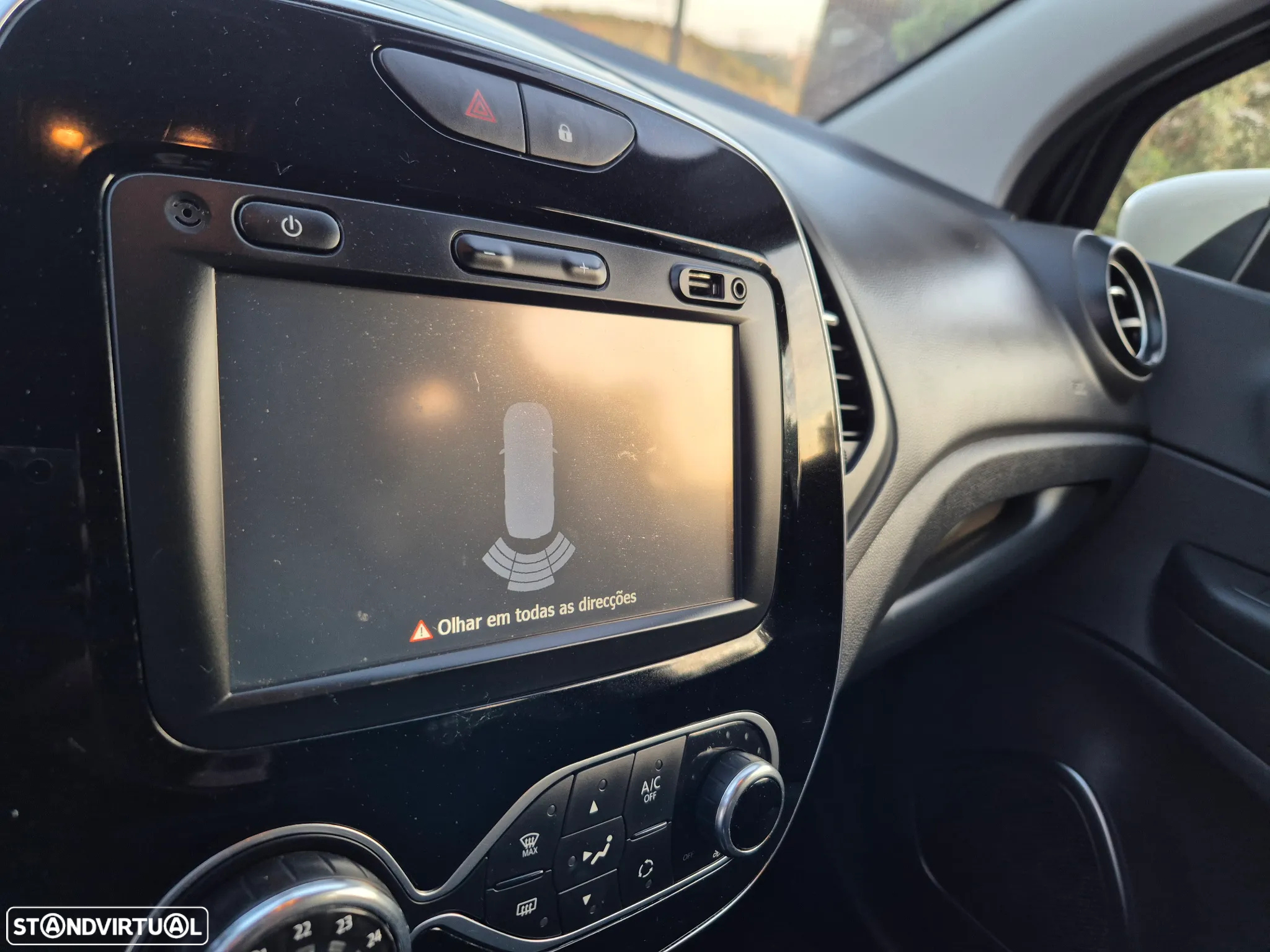 Renault Captur 1.5 dCi Exclusive XMOD - 18