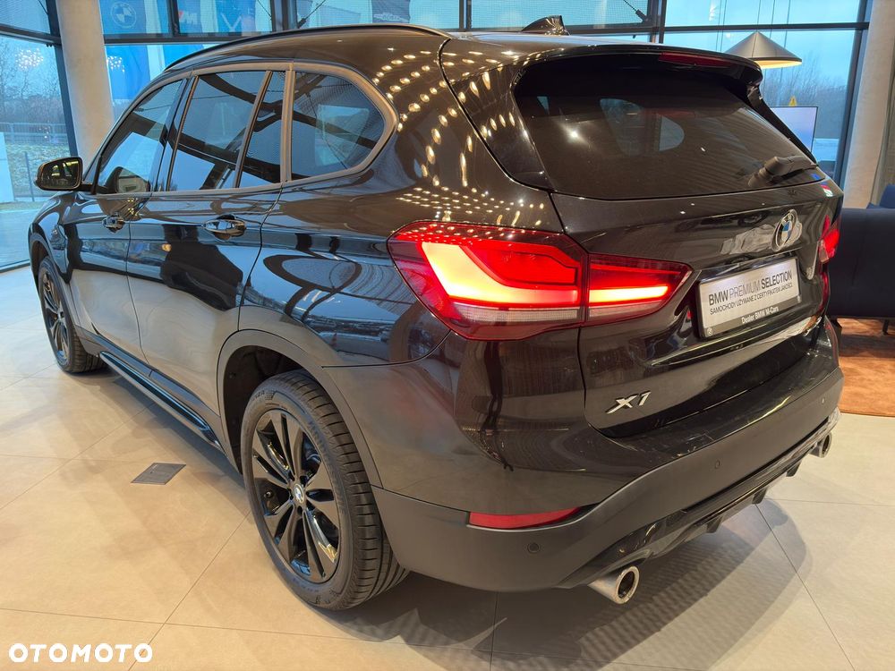 BMW X1 xDrive20i Sport Line sport - 4