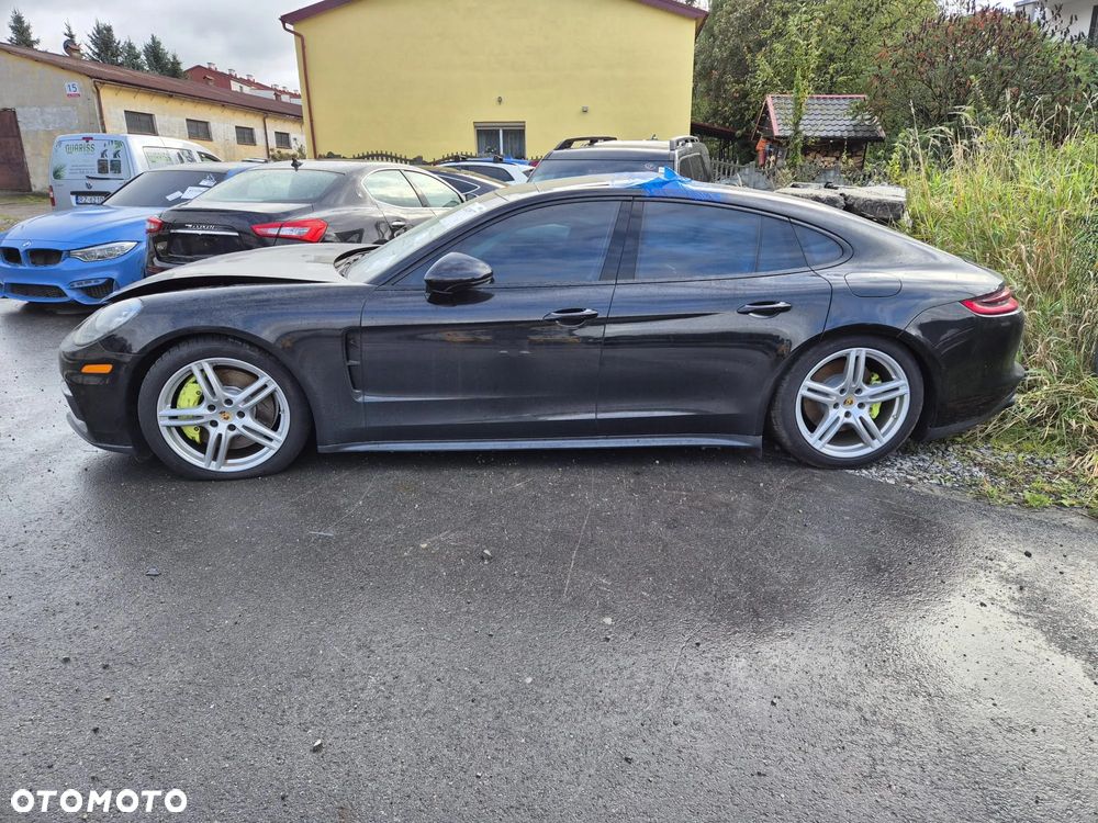 Porsche Panamera 4 E-Hybrid - 1