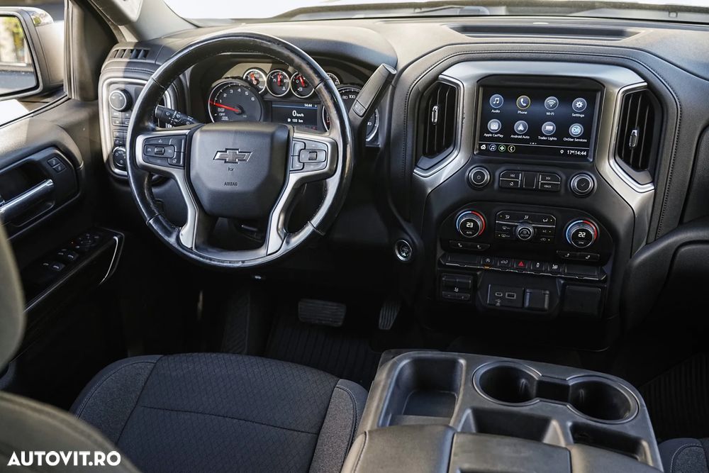 Chevrolet Silverado - 8