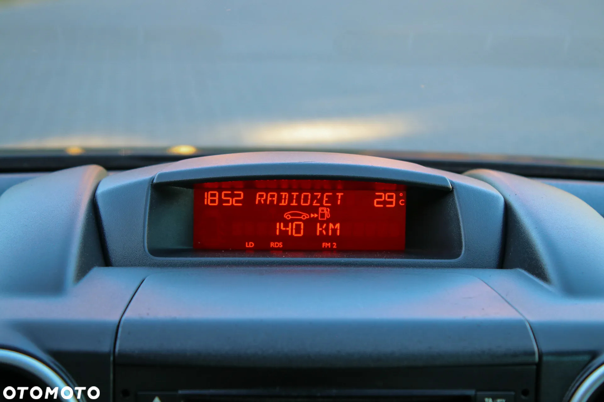 Citroën Berlingo Multispace e-HDi 90 FAP EGS6 Exclusive - 24